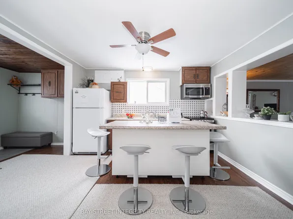 74 De La Salle Blvd, Georgina, ON L0E 1L0