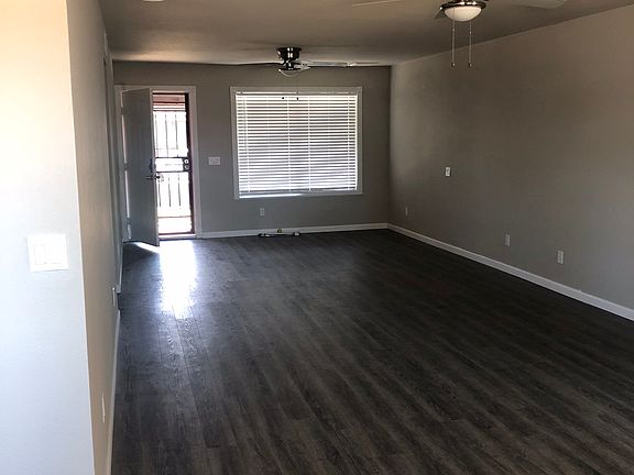 4th image of 2920 E Villa Theresa Dr