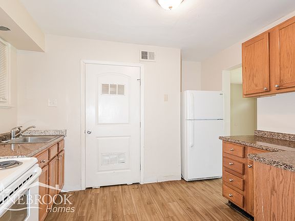 5th image of 10229 Imperial Dr