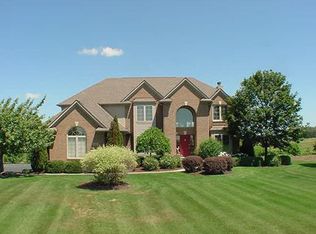 402 Sydney Dr, Saline, MI