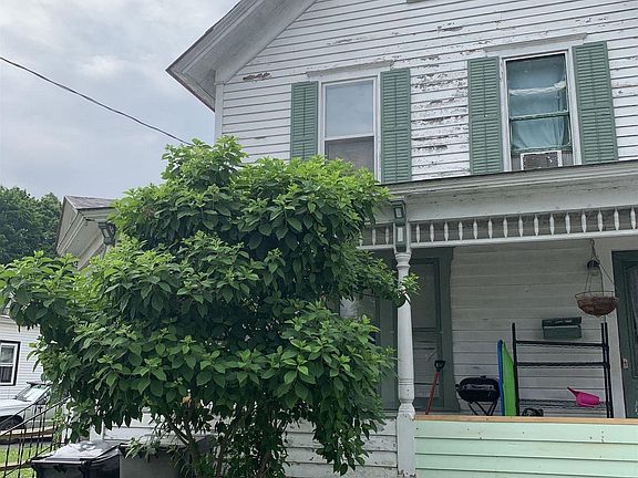 2nd image of 42 John St