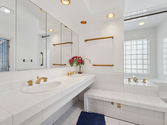4th image of 1721 Humboldt Ave S #2-3
