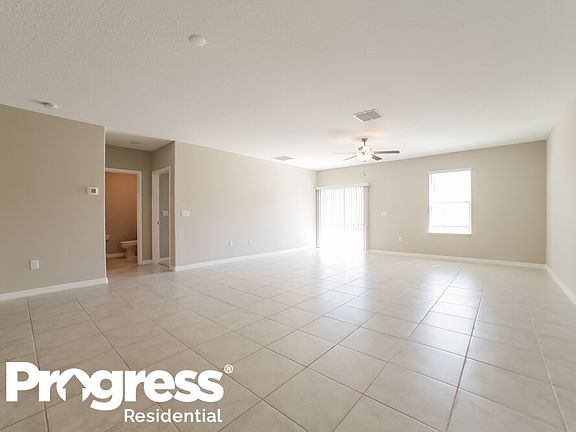 5th image of 1556 Blue Rose Dr