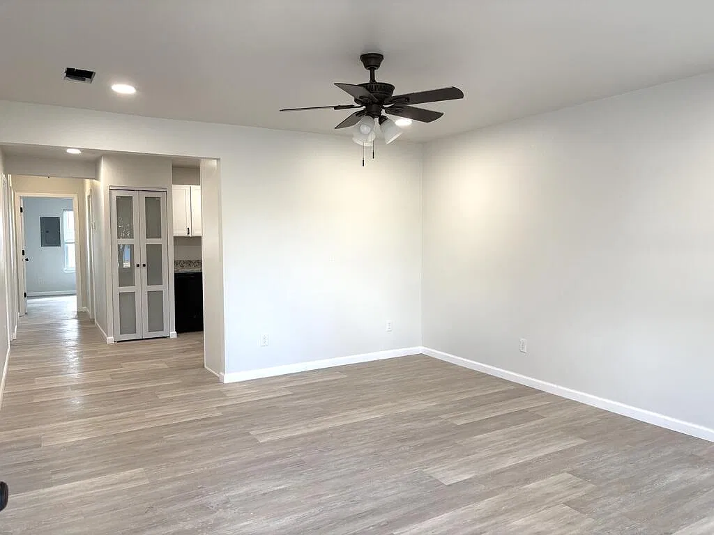 3 bed, 1.0 bath, 1000 sqft, $1,995 — Photo 2