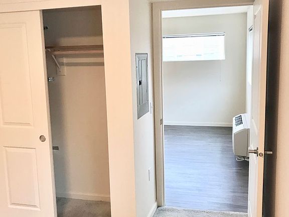 4th image of 410 NE Dekum St #301