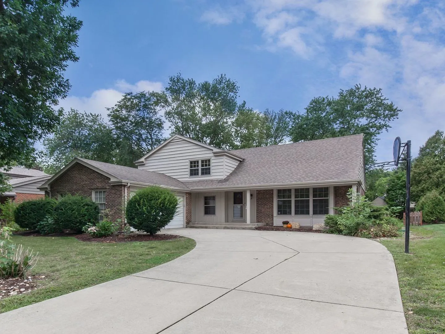 1561 Shenandoah Ln photo 1