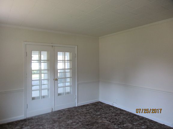 4th image of 1100 E Chandler Ave