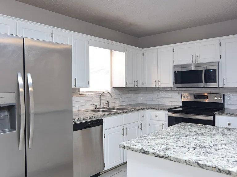 4613 Hank Dr — Photo 4