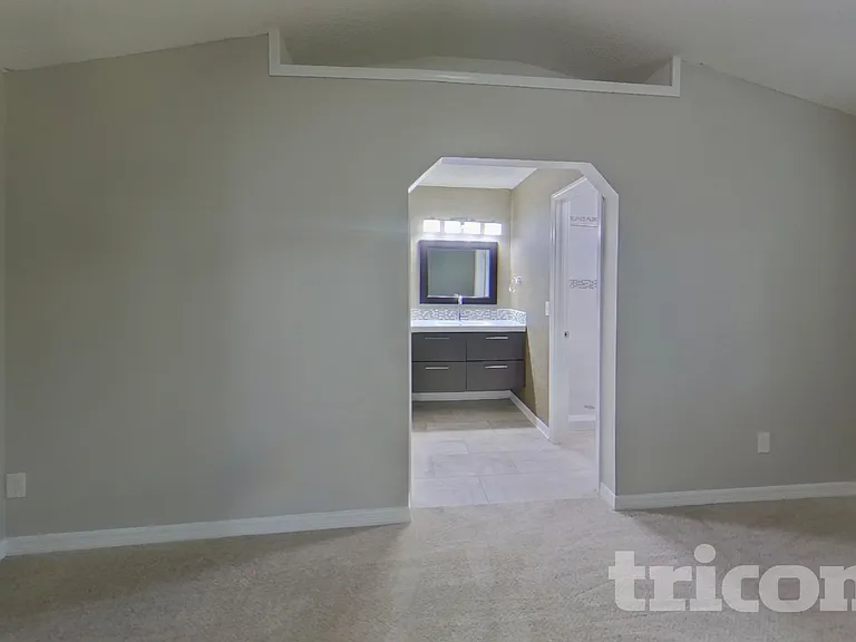 589 Robert Livingston St — Photo 8