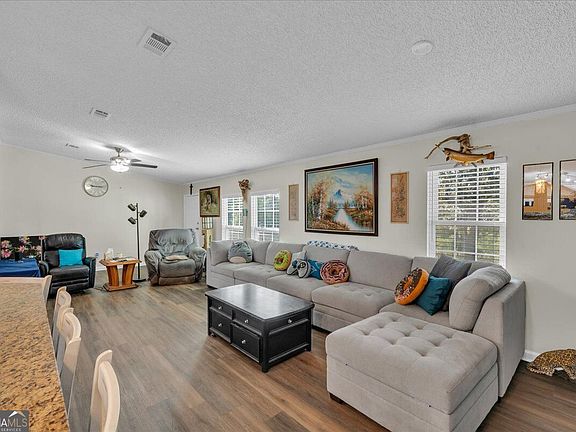 5th image of 319 Pope Rd