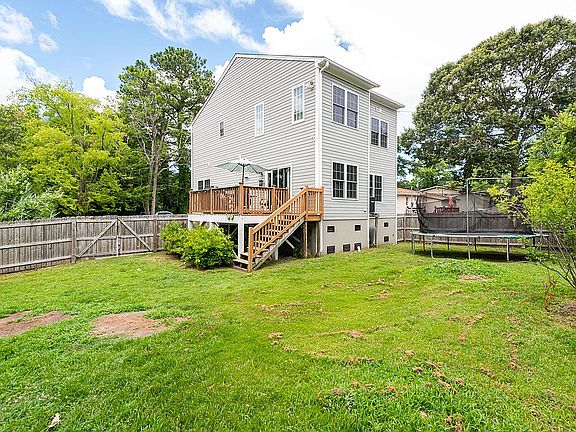 4th image of 804 Pine Harbor Dr