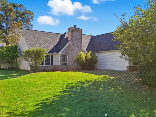 1000 Jefferson Walk Cir, Jefferson, GA 30549