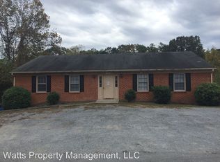 106 Daniel St APT B, Brookneal, VA 24528