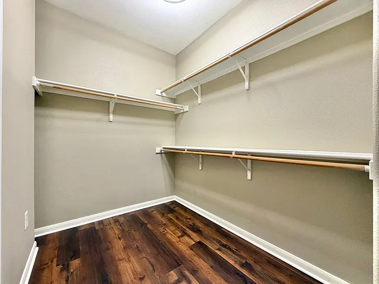 3300 Forest Creek Dr — Photo 21