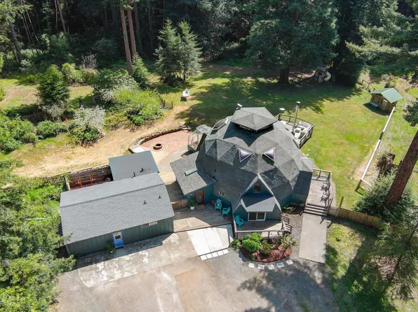 350 Burnt Stump Ln, McKinleyville, CA 95519