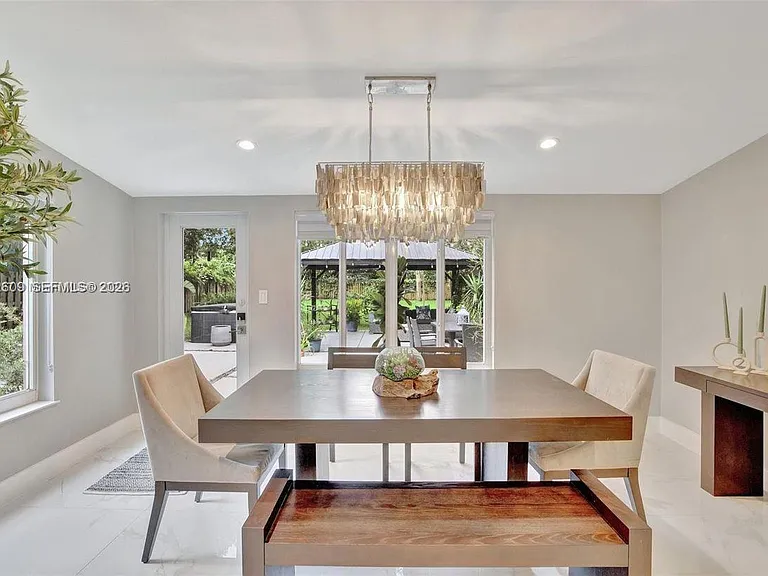 828 SW 15th St — Photo 14
