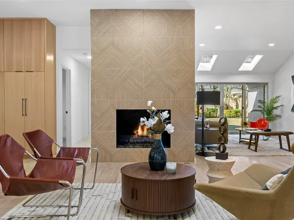 9565 Dartridge Dr, Dallas, TX 75238