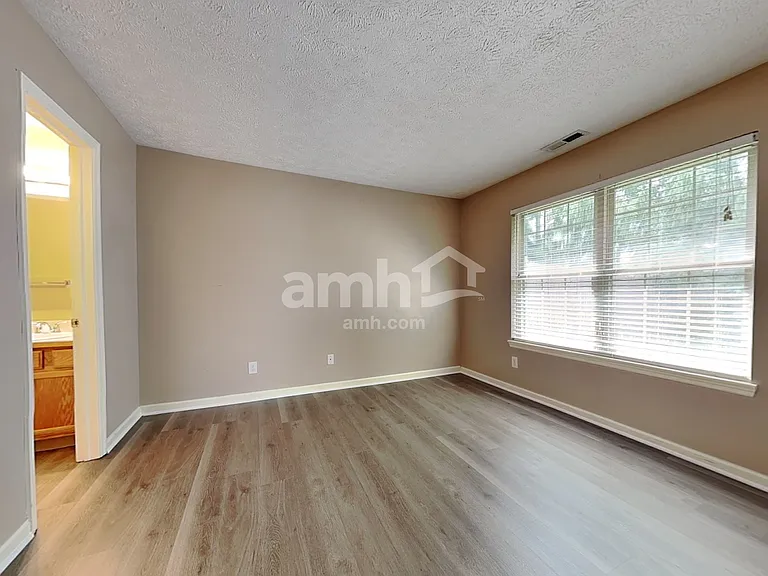 132 Warner Dr — Photo 10