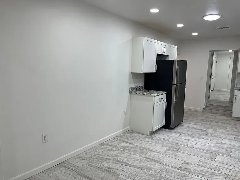 1017 E. West Circle Dr. — Photo 20