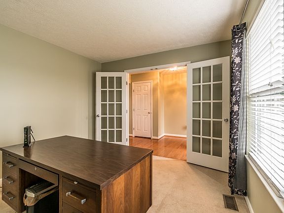 4th image of 337 Foxhunt Dr