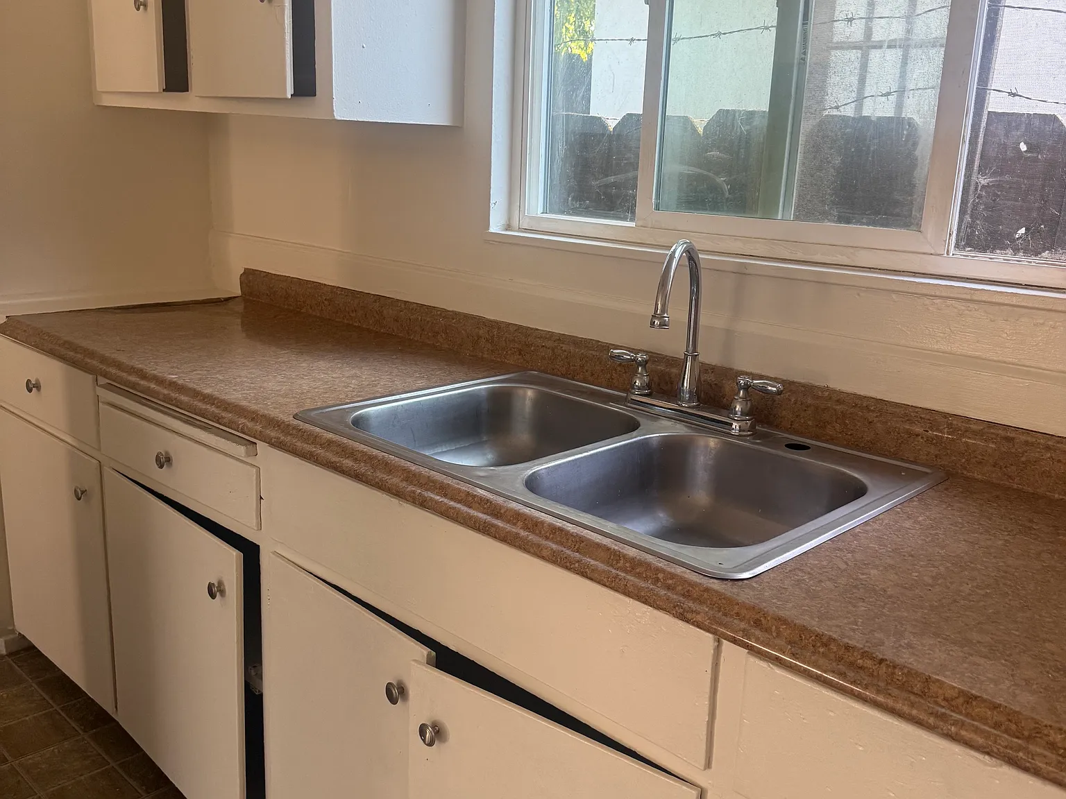 2 bed, 720 sqft, $1,000 — Photo 4