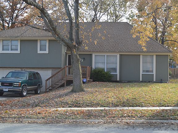 3rd image of 813 NE Mulberry St