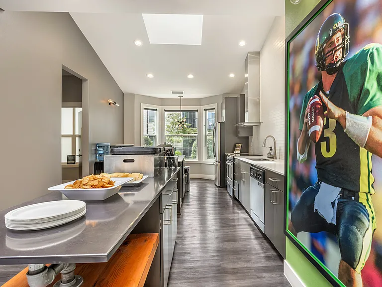 Clubhouse Kitchen