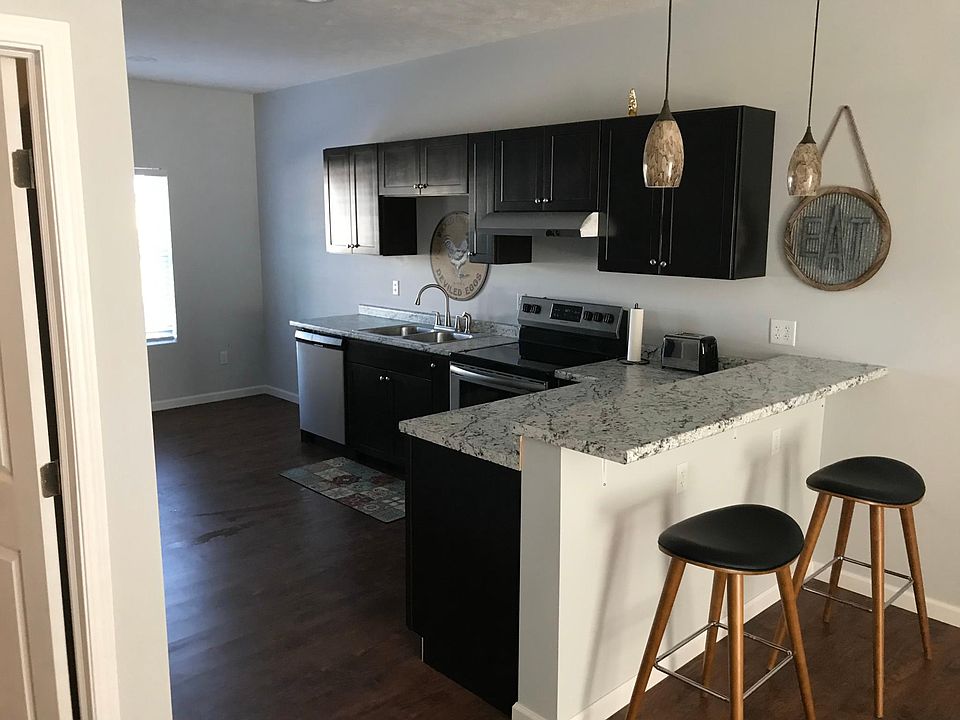 1st image of 46 Seymour Ln #2