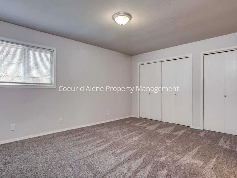 10230 N Hillview Dr — Photo 17