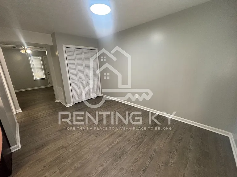 215 Peachtree Rd — Photo 14