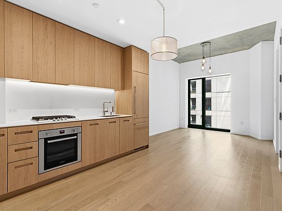 2nd image of 98 Front St #6P