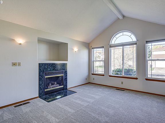 4th image of 4868 SE Stewart Ct