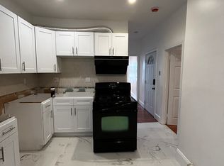 63 Middle St APT 2, Boston, MA 02127