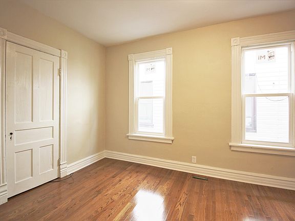 5th image of 353 Hoyt St #1