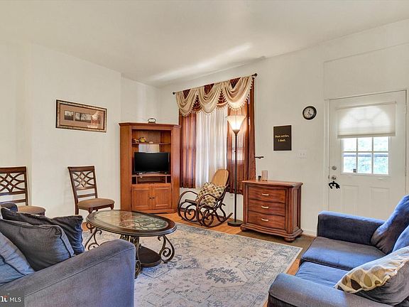 5th image of 427 Maclay St