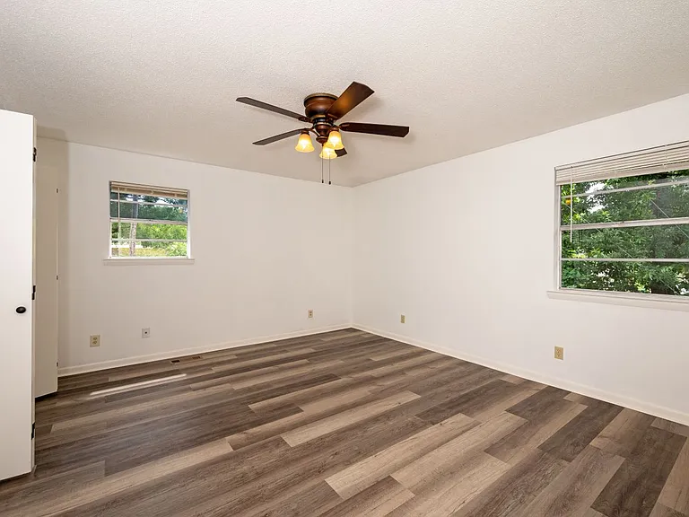 1320 Northpoint Cir — Photo 19
