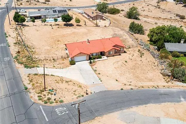 10912 Moreno Ave — Photo 39