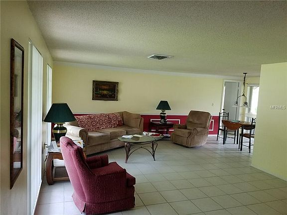 3rd image of 8601 Forest Glade Dr