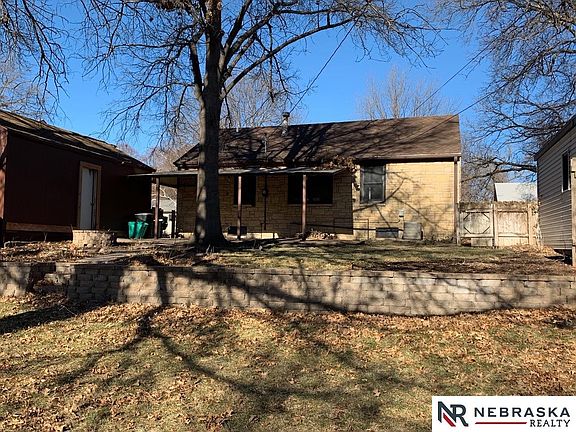 2nd image of 1517 Nemaha St