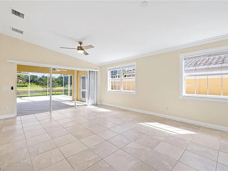 7539 Novara Ct — Photo 4