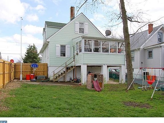 2nd image of 100 W Crestwood Ave