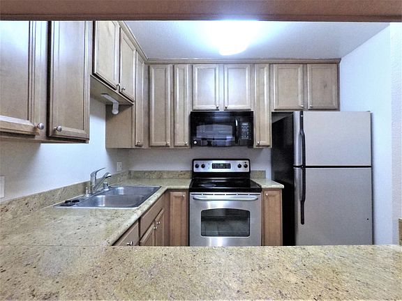 4th image of 524 Woodside Oaks