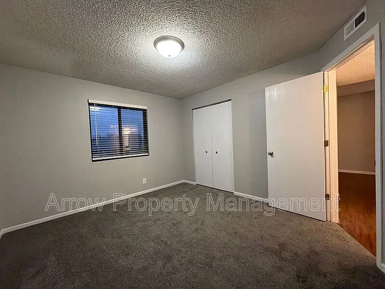 3405 Holdrege St #308 — Photo 10