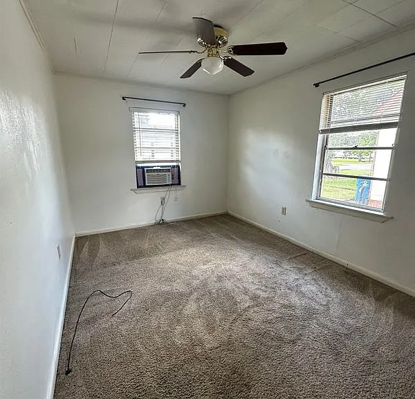 334 Maryland Ave — Photo 3