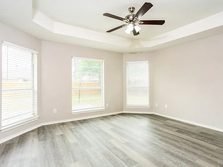2716 Wild Grove Ln — Photo 10