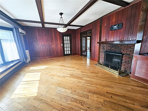 5th image of 814 Maple Ave