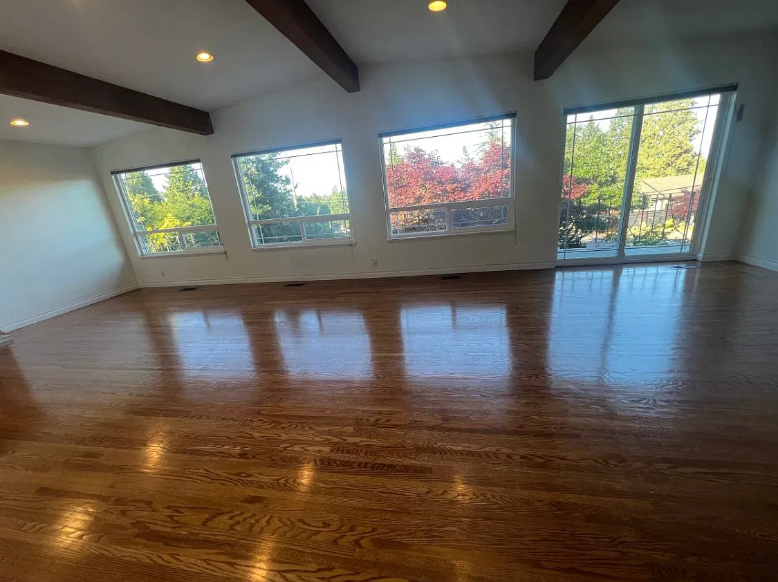 3 bed, 1.5 bath, 1600 sqft, $3,180 — Photo 3
