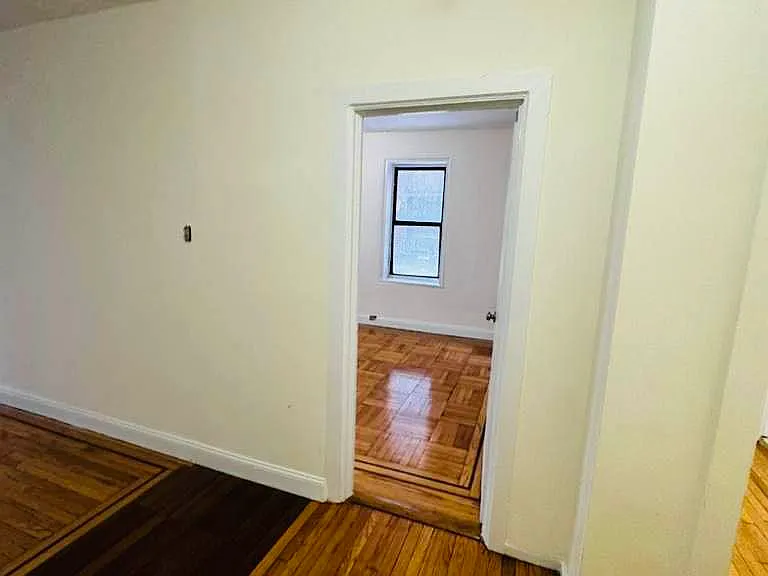 10 Hillside Ave #1R — Photo 6