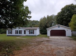 1120 N Bunn Rd, Hillsdale, MI 49242
