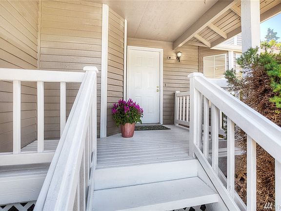 Room for holiday decorations, flowering pots or a small sitting space.